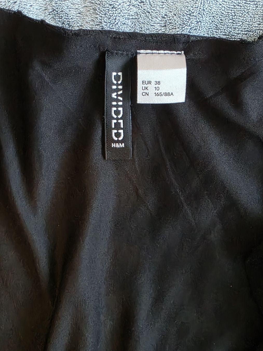 H&M Vestiti: Schwarzes H&M Kleid, Grösse 38 – Nuovo e nell'imballaggio originale da St Gallen venduto da vir_5kgt 4