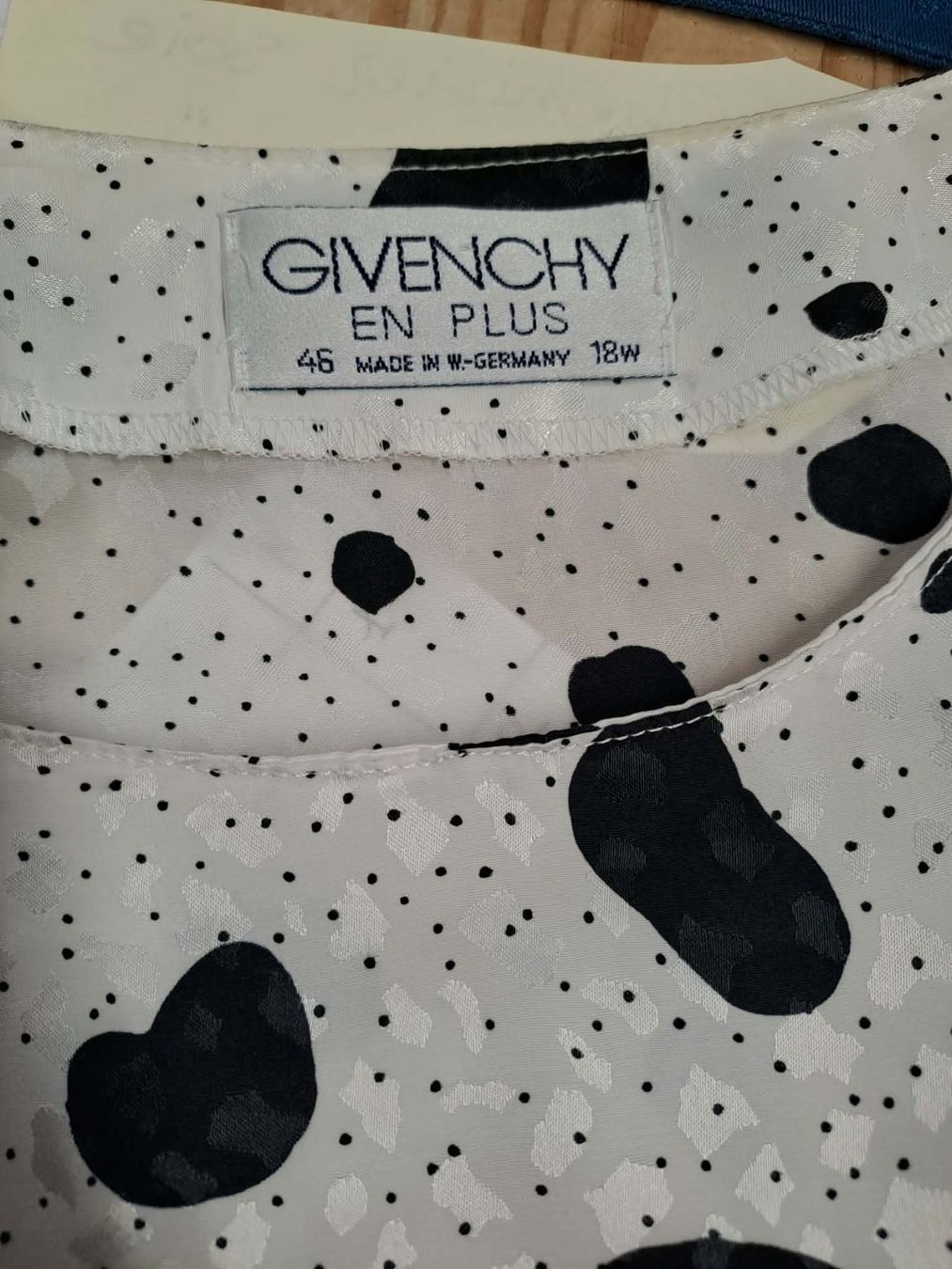 Tuniken: Tunique Givenchy – Gebraucht aus La Chaux-de-Fonds von Emmaus2300CDF 3