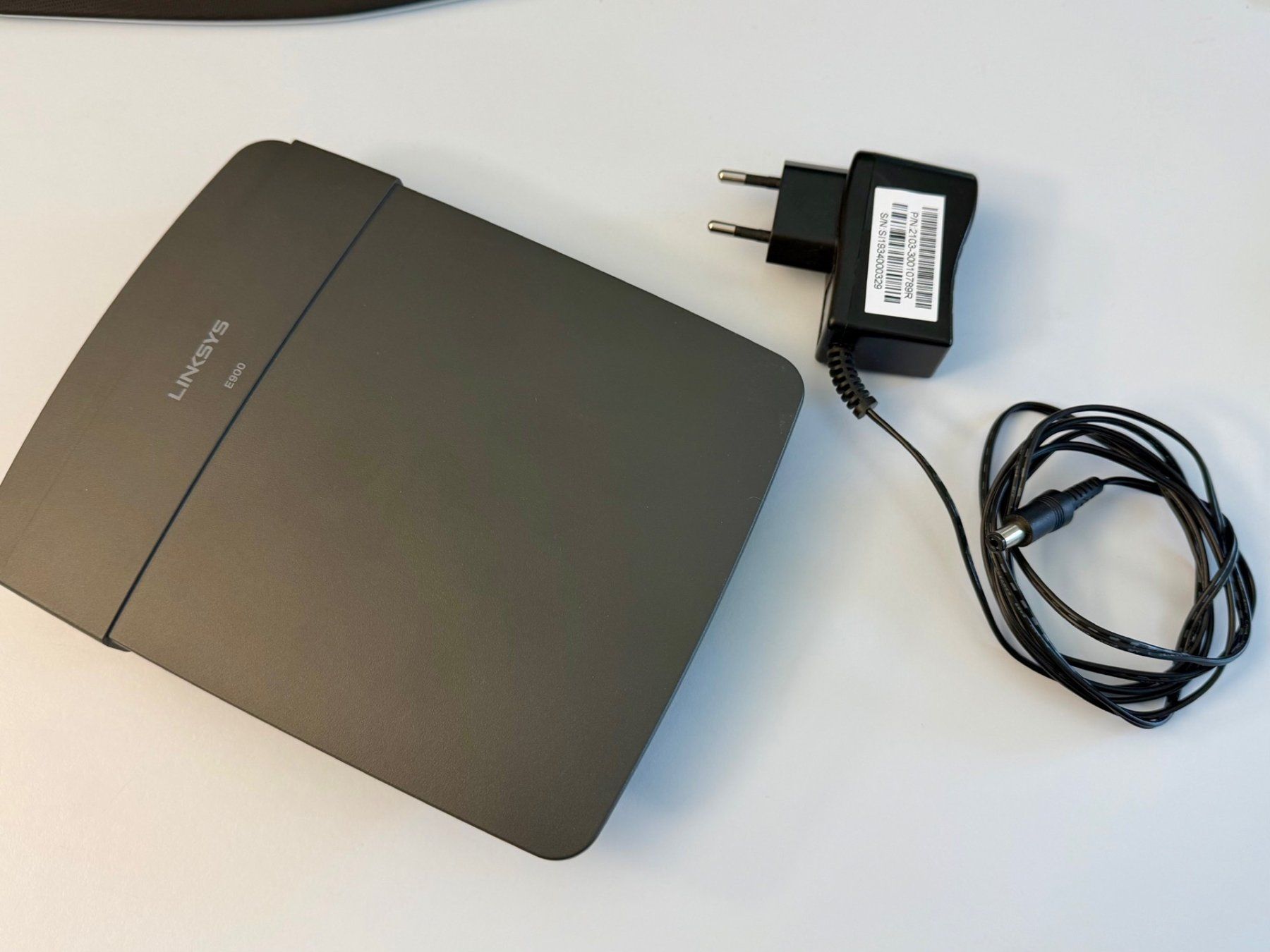 Linksys Modem & Router: Linksys E900 WiFi 4 Wireless-N-Router – Usato da Einigen venduto da Medicom-Pharma 4