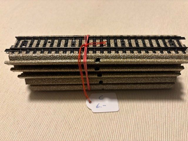 Märklin Modellini di ferrovie: Märklin Gleis 5106(C) – Usato da Frenkendorf venduto da HampeFrenk