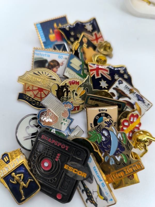 Placchette & Badge: Lot Pin 40 Stück – Usato da Rüti ZH venduto da Restwert_Rueti_ZH 3