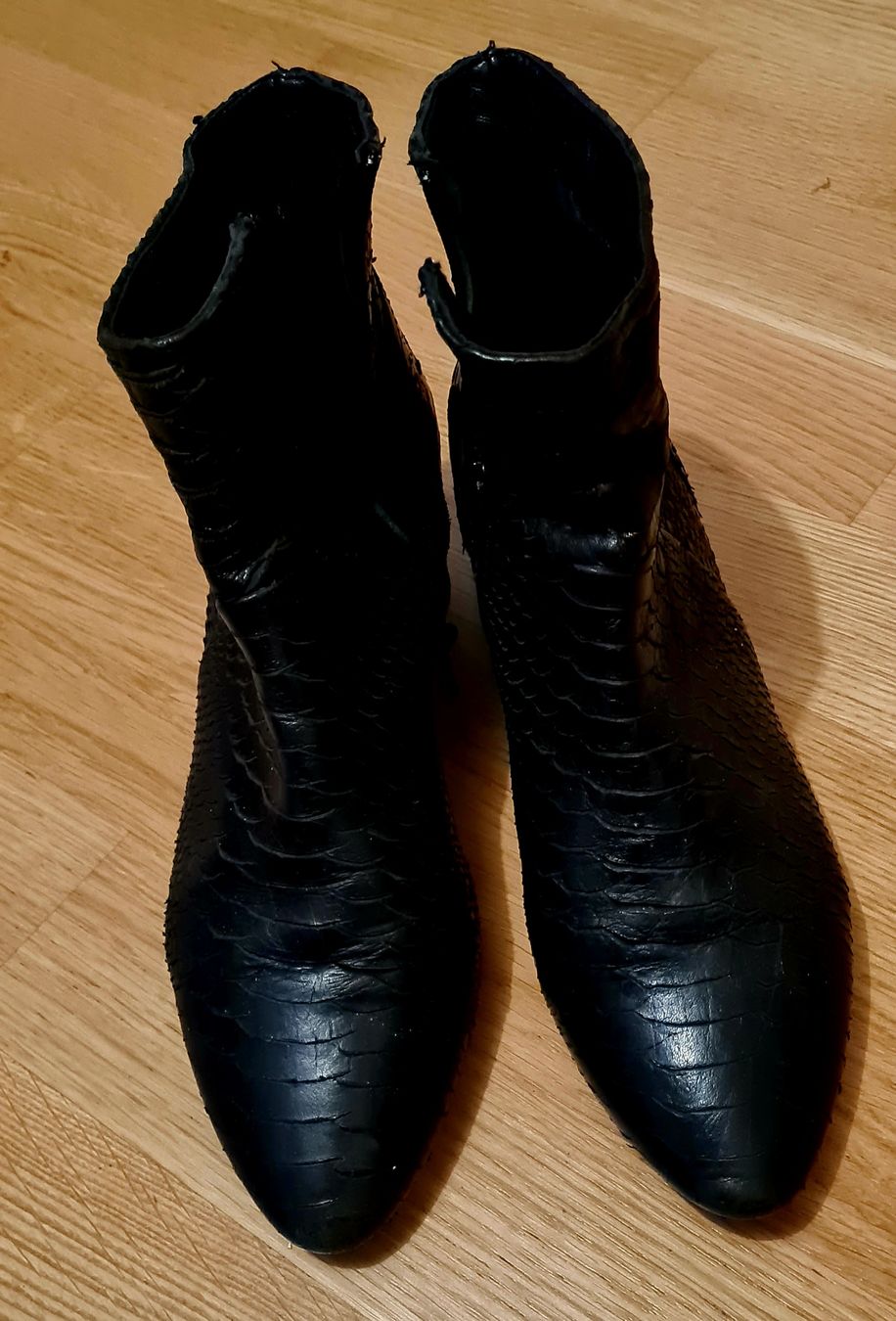 Scarpe da donna: Schwarze Boots, Leder, Grösse 36 – Usato da Luzern venduto da CVonarburg