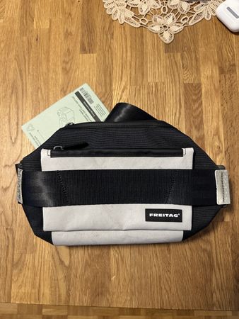 FREITAG F655 DIXON Umhängetasche Weiss/Schwarz neu