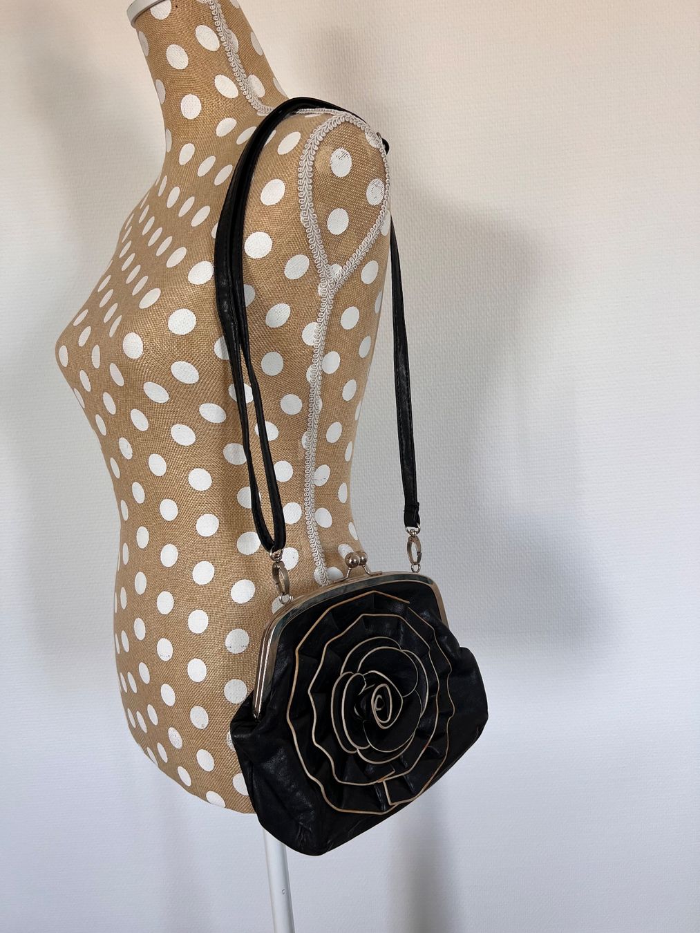 Borse da donna: Handtasche mit Rosen-Design – Usato da Arbon venduto da mei_cnd6 1