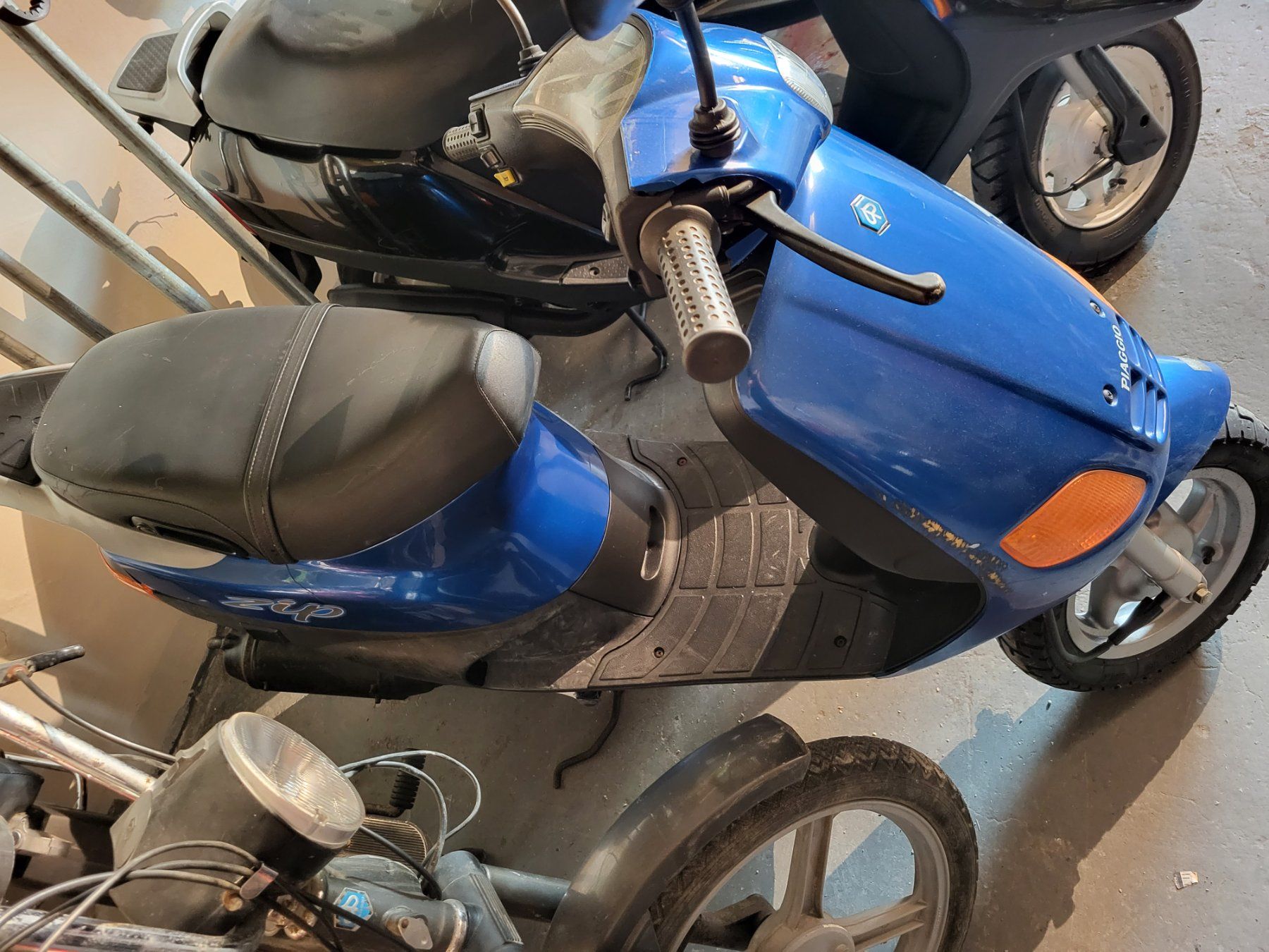 Piaggio Scooters: Piaggio Zip 50 2t – Gebraucht aus Rafz von  4