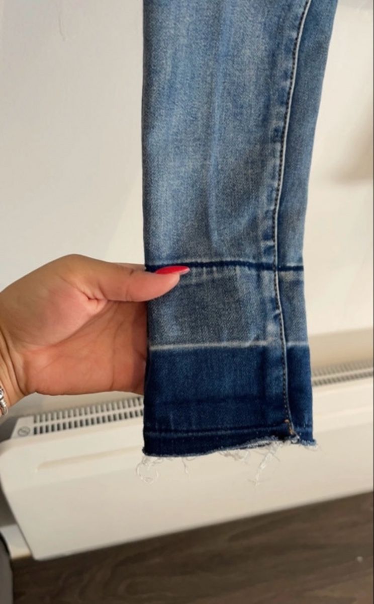 American Eagle Jeans: Jean American Eagle déchiré taille basse – Usato da Estavayer-le-Lac venduto da Iness_oth 1