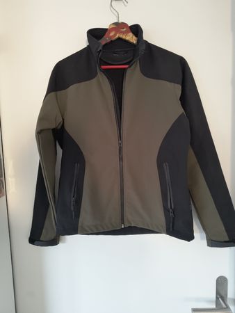 Softshelljacke Grösse S, Armytec