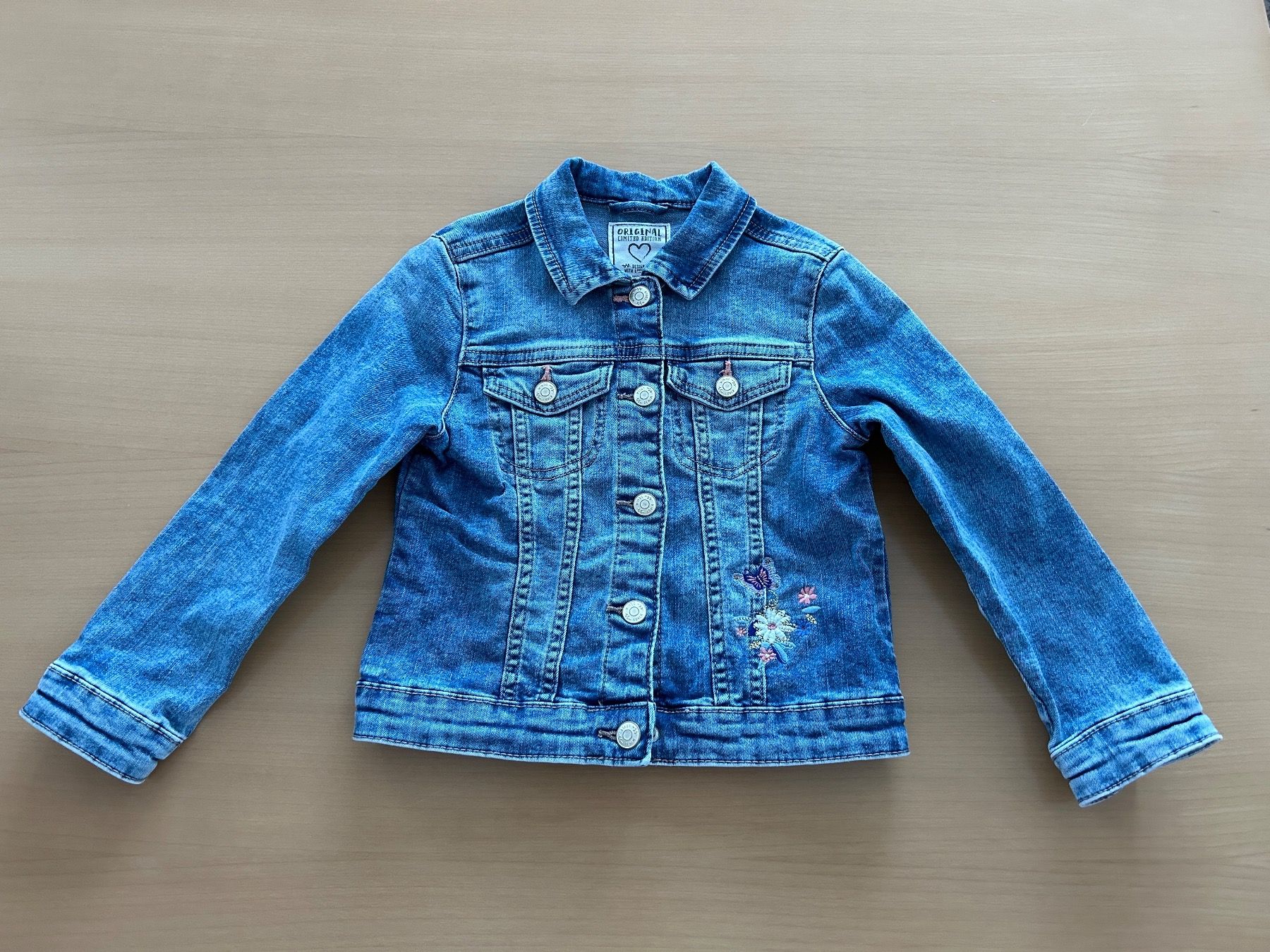 Vestes & Manteaux: Jeansjacke Mädchen – Neuf (Voir description) à Forch par CorinneB-K