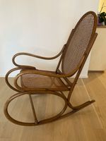 Rattan-Schaukelstuhl antik