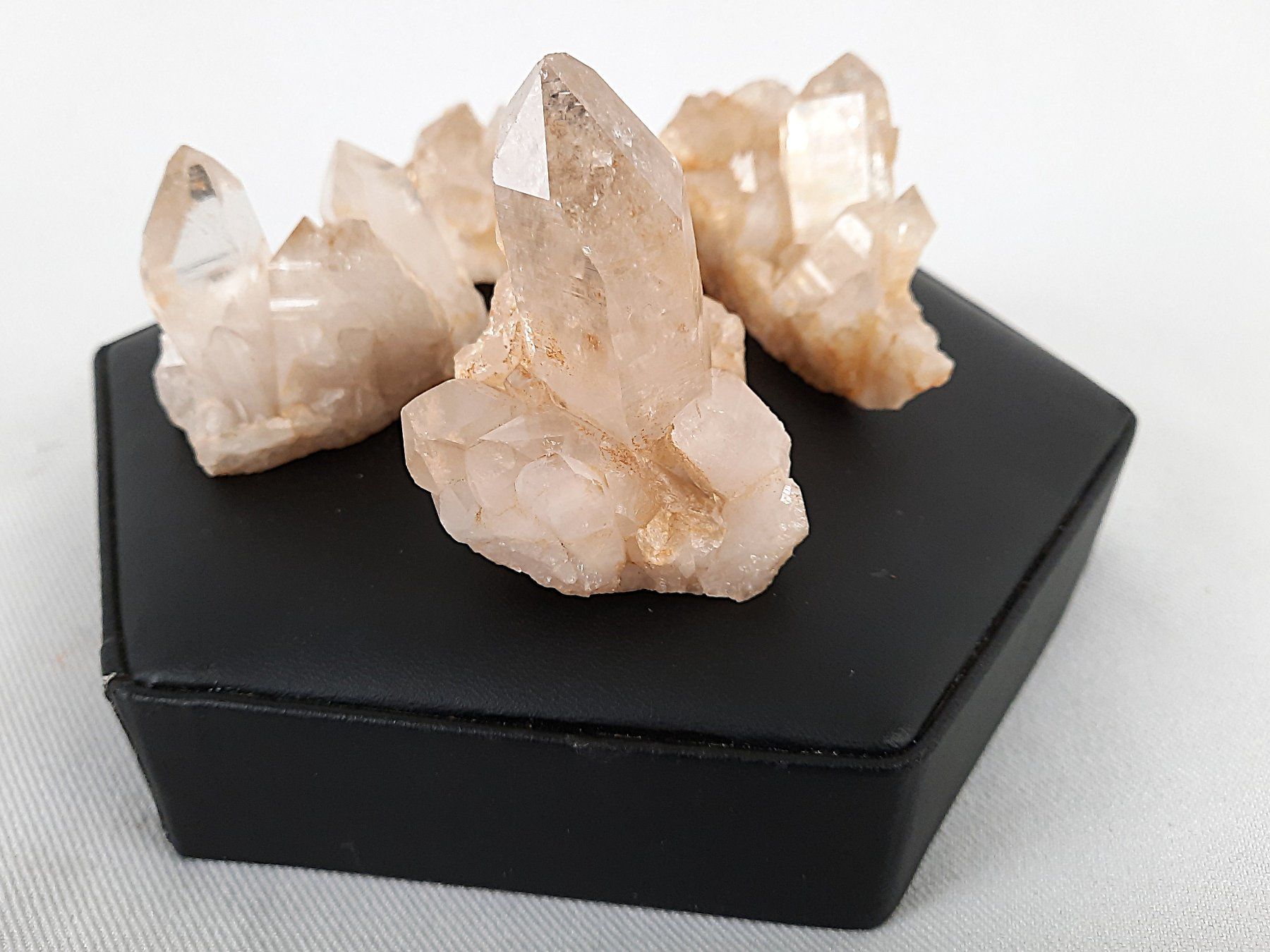Mineralien & Heilsteine: Bergkristalle 4 Stück – Gebraucht aus Beinwil am See von Restwert_Beinwil