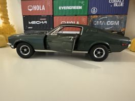 Ford Mustang grün neu   1:18