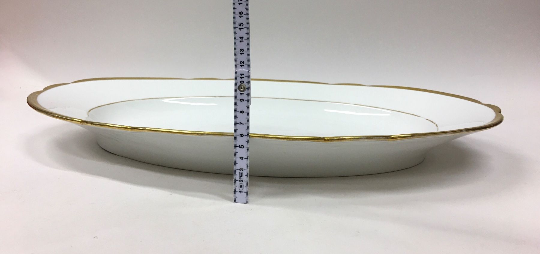 Servierplatten: Servierteller oval weiss mit Goldrand Grösse 56cm – Gebraucht aus Olten von ELHANDEL 5