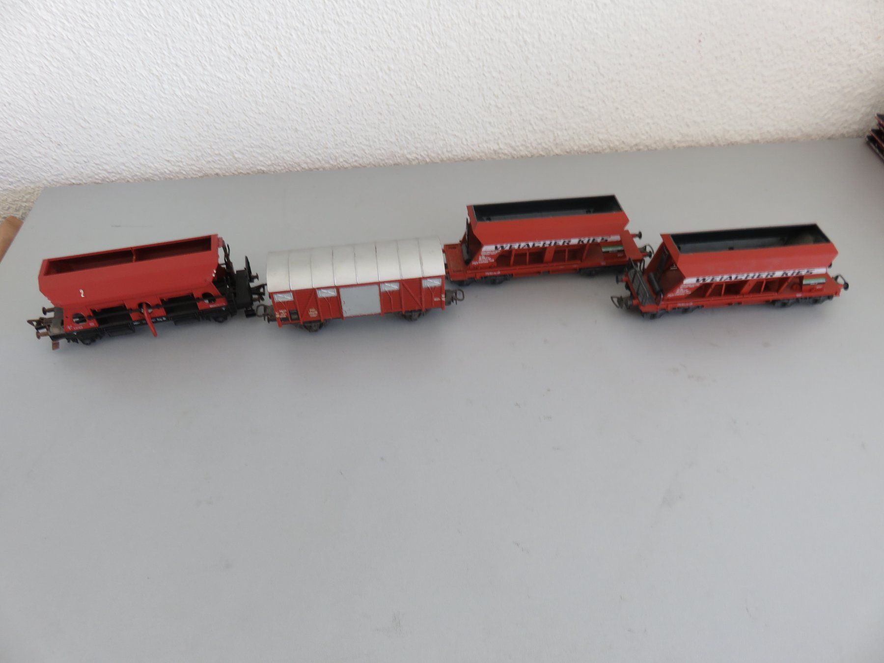 Modelleisenbahnen: 4 Modelleisenbahn Güterwagen – Gebraucht aus Lachen SZ von portofino01