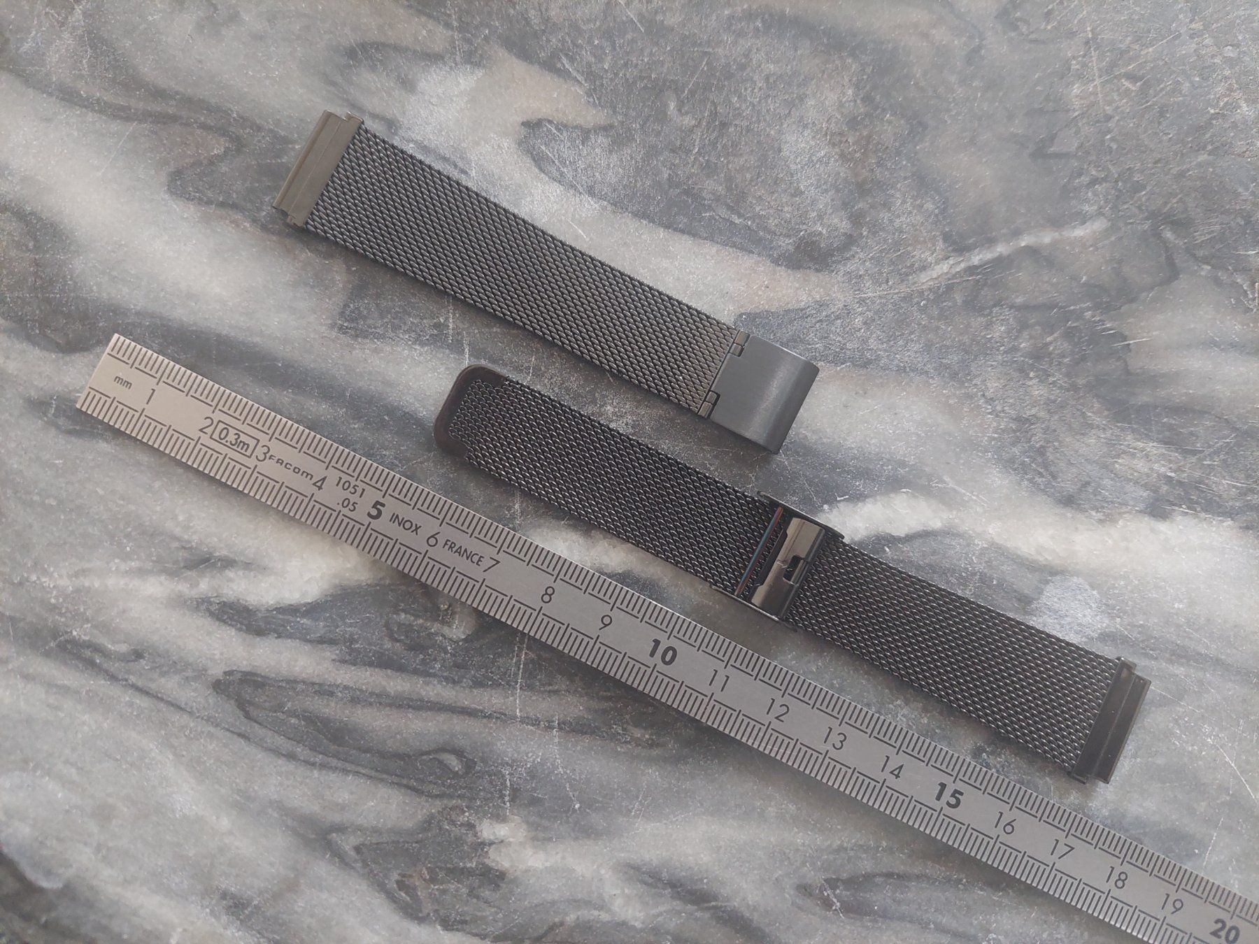 Bracciali & Braccialetti: Black milanese bracelet for Casio 18mm – Nuovo (secondo la descrizione) da Wermatswil venduto da guillaume.jung