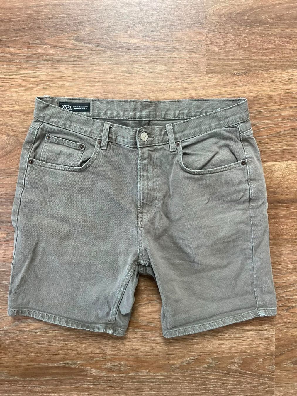 Zara Pantaloni: Short Zara kaki – Usato da Môtiers NE venduto da ElGreco3099 1