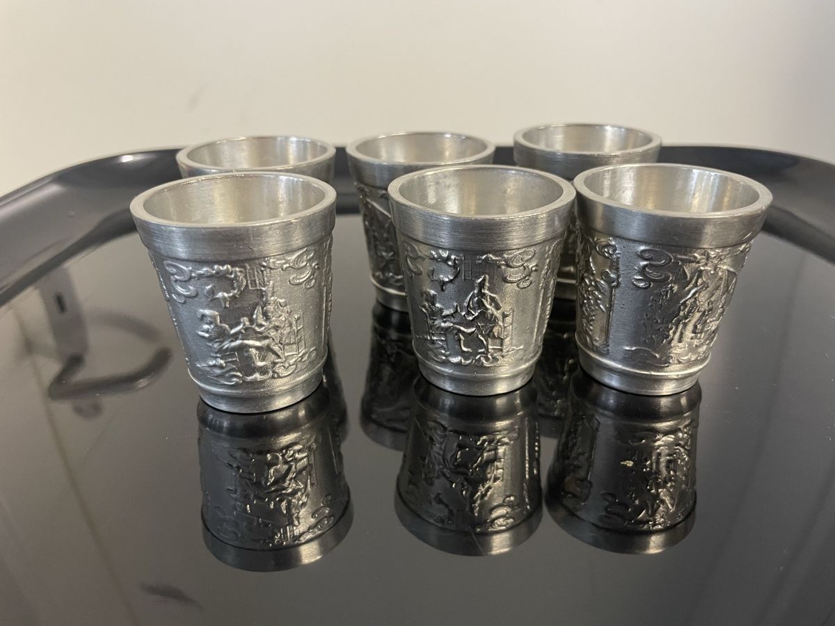 Set di piatti: Becher aus Zinn – Usato da Turgi venduto da eiiinalem
