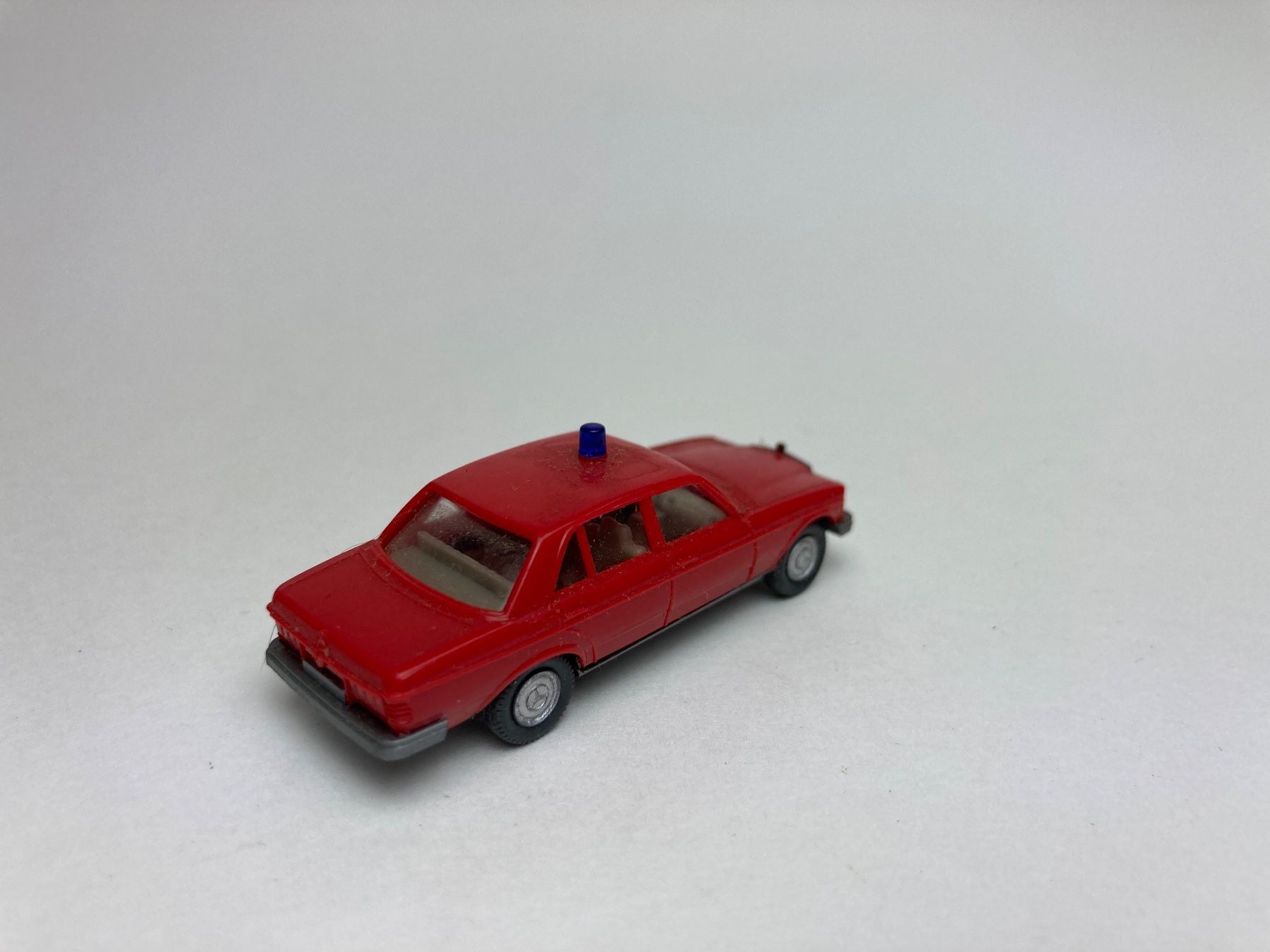 Wiking Modellini d'auto: Mercedes 240 D Feuerwehr – Usato da Elm venduto da Wikmtz 1