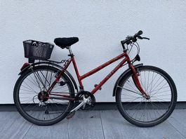 Vélo dame avec panier - Groupe Shimano 21 vitesses
