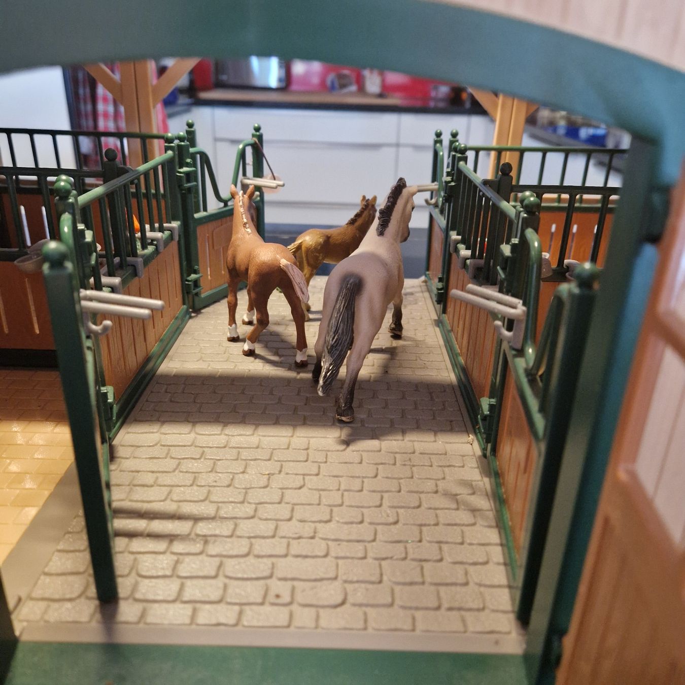Schleich Giocattoli: Schleich Farmwelt Pferdestall mit Pferden – Usato da Gränichen venduto da sunchi07 2