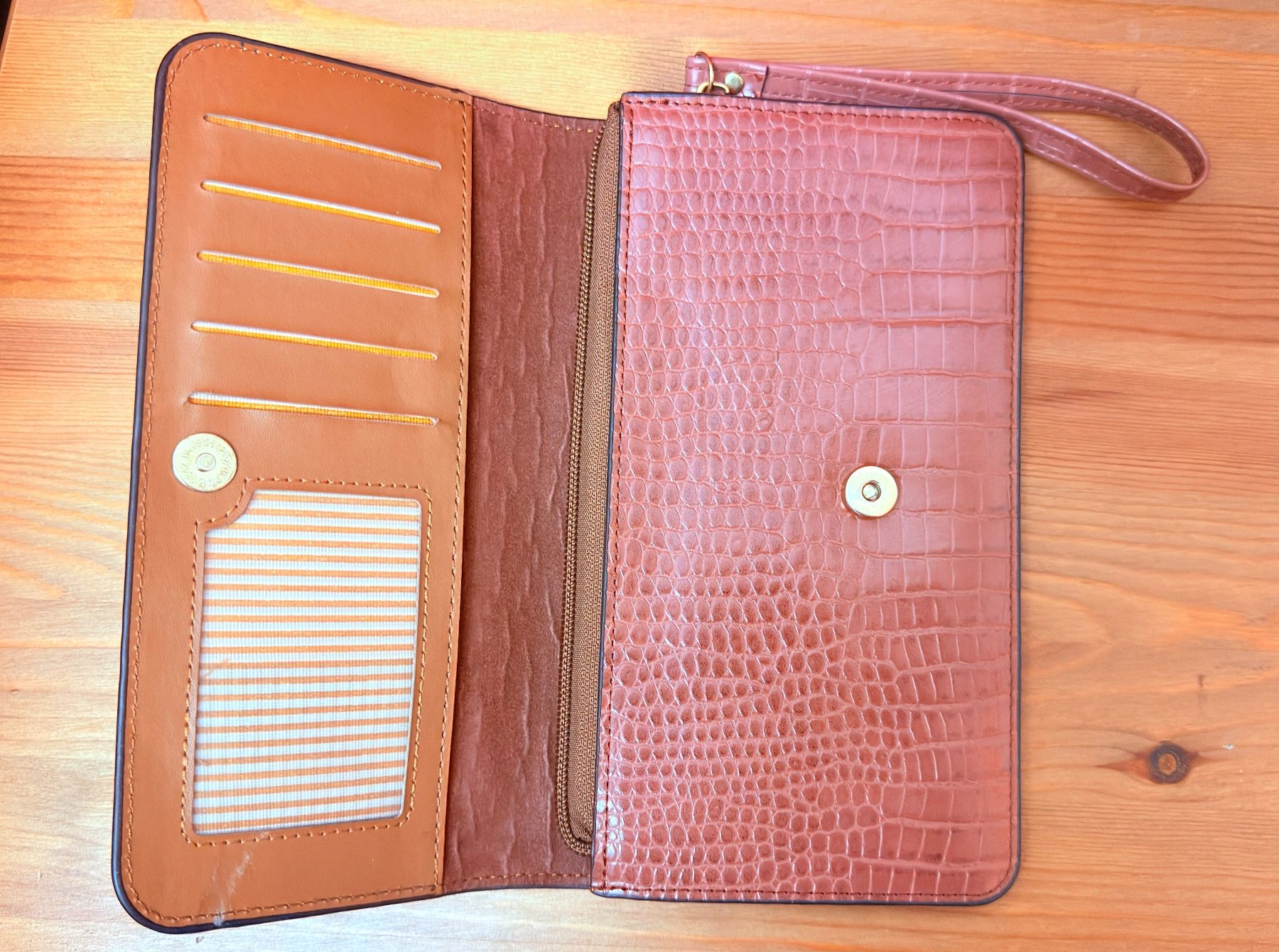 Portemonnaie: • Portemonnaie / Clutch • – Gebraucht aus Basel von mendoza13 1