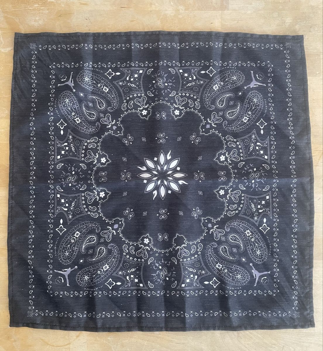Tessuti: Furoshiki – Usato da Zürich venduto da joh_89d8