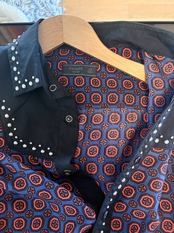 Prada Chemises: Camicia di seta 100% Prada – Neuf (Voir description) à Mendrisio par ssiuccio 1