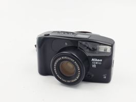 Nikon Zoom 700 VR - Vintage Kamera mit VR! Objektiv.