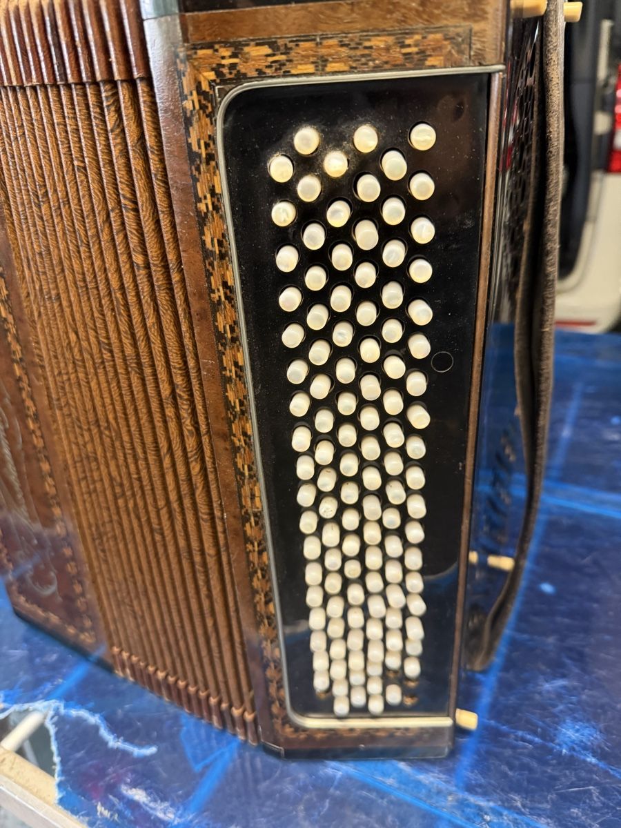 Strumenti musicali: J Nausbaum – Usato da Muhen venduto da MiGeiss64 2