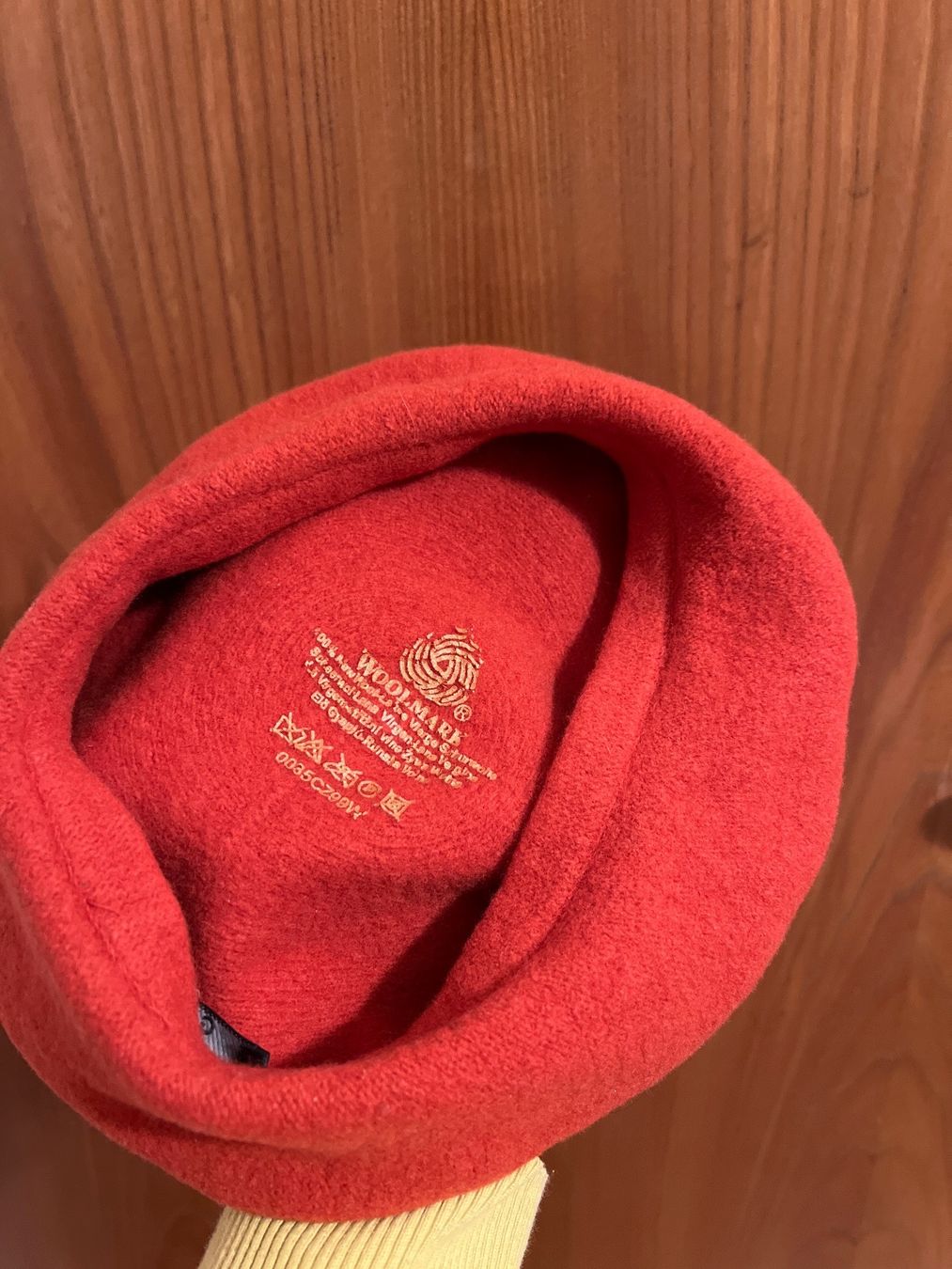Globus Copricapi, berretti & cappellini: Globus | Damen Wolle Beret – Nuovo (secondo la descrizione) da Basel venduto da SimpleE 1