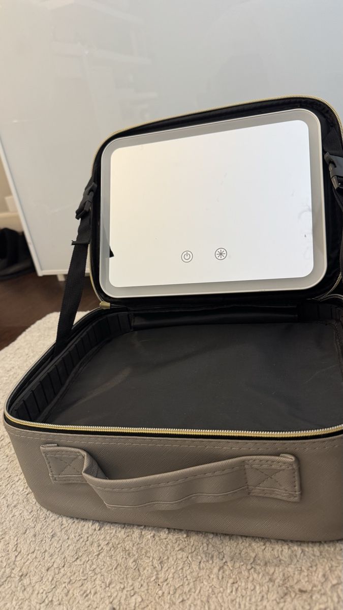 Custodie per cosmetici: Kosmetiktasche mit Ringlicht – Usato da Meilen venduto da chl_h2pk