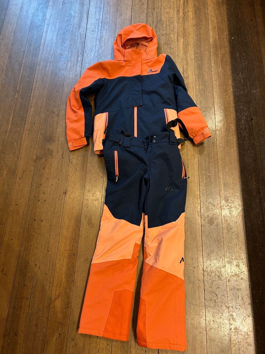 Albright Anzüge: Skidress Albright – Gebraucht aus Sarnen von kadu01