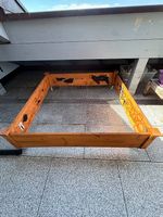Pflanzkasten mit Rollen  gratis abzugeben (Balkon)
