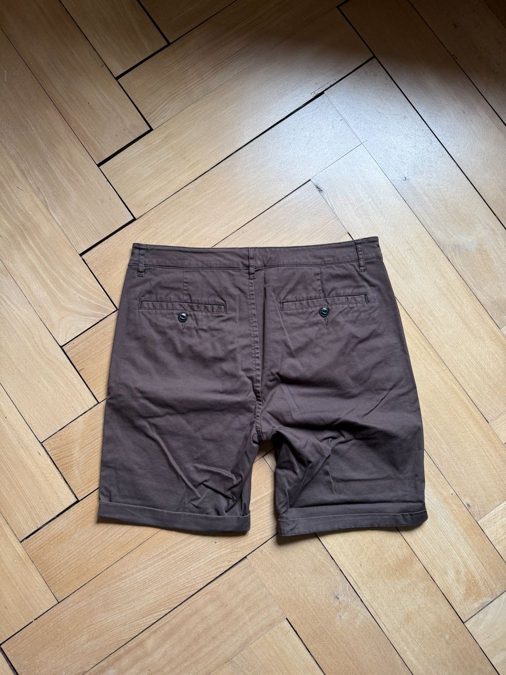 Asos Pantaloni: ASOS - Shorts dunkelbraun W32 – Usato da Zürich venduto da Diazaio 1