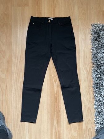 Schwarze H&M Jeans Gr 38 neu