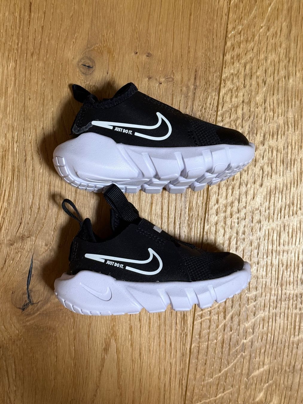 Nike Scarpe per ragazzi: Nike Flex Runner 2 Baby Gr 19.5 – Nuovo (secondo la descrizione) da Uzwil venduto da Hyrije.s 1