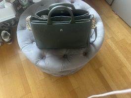 Aigner Handtasche in Olivgrün - Top Zustand!