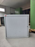 Rollladenschrank mit ausziehbaren Schubladen