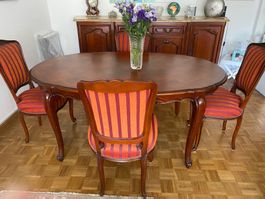 Table et chaises de salle à manger vintages, bois massif