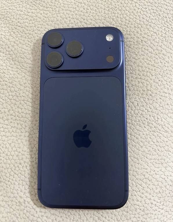 Apple Portables: Apple iPhone 17 Pro Max Deep Blue – D'occasion à Rheinfelden par nic_2bdw 1