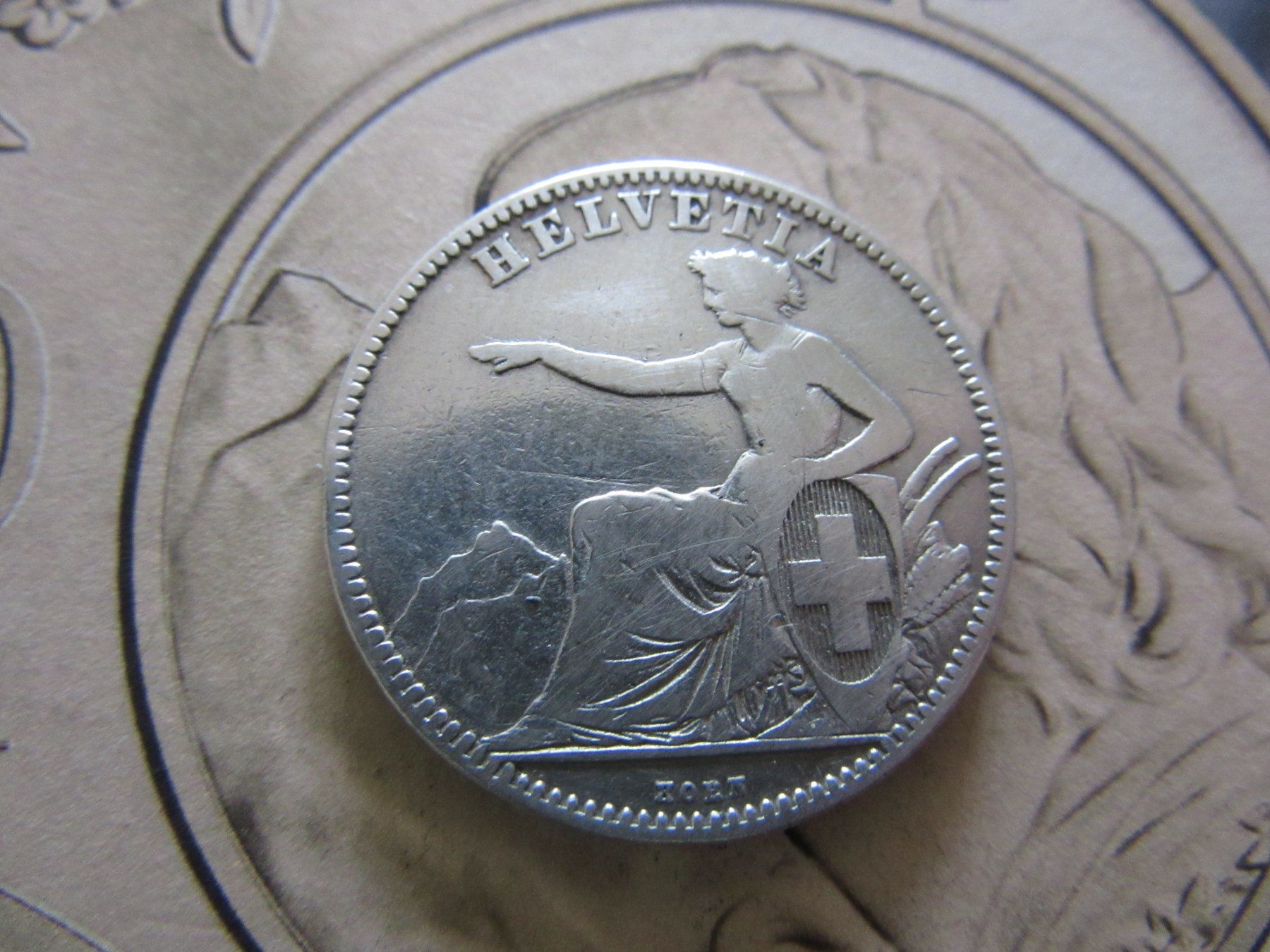 Tutti le monete: 2 FRANKEN 1863 SCHWEIZ AG 800 SILVER – Usato da châtelaine venduto da VrenliNumis86 3