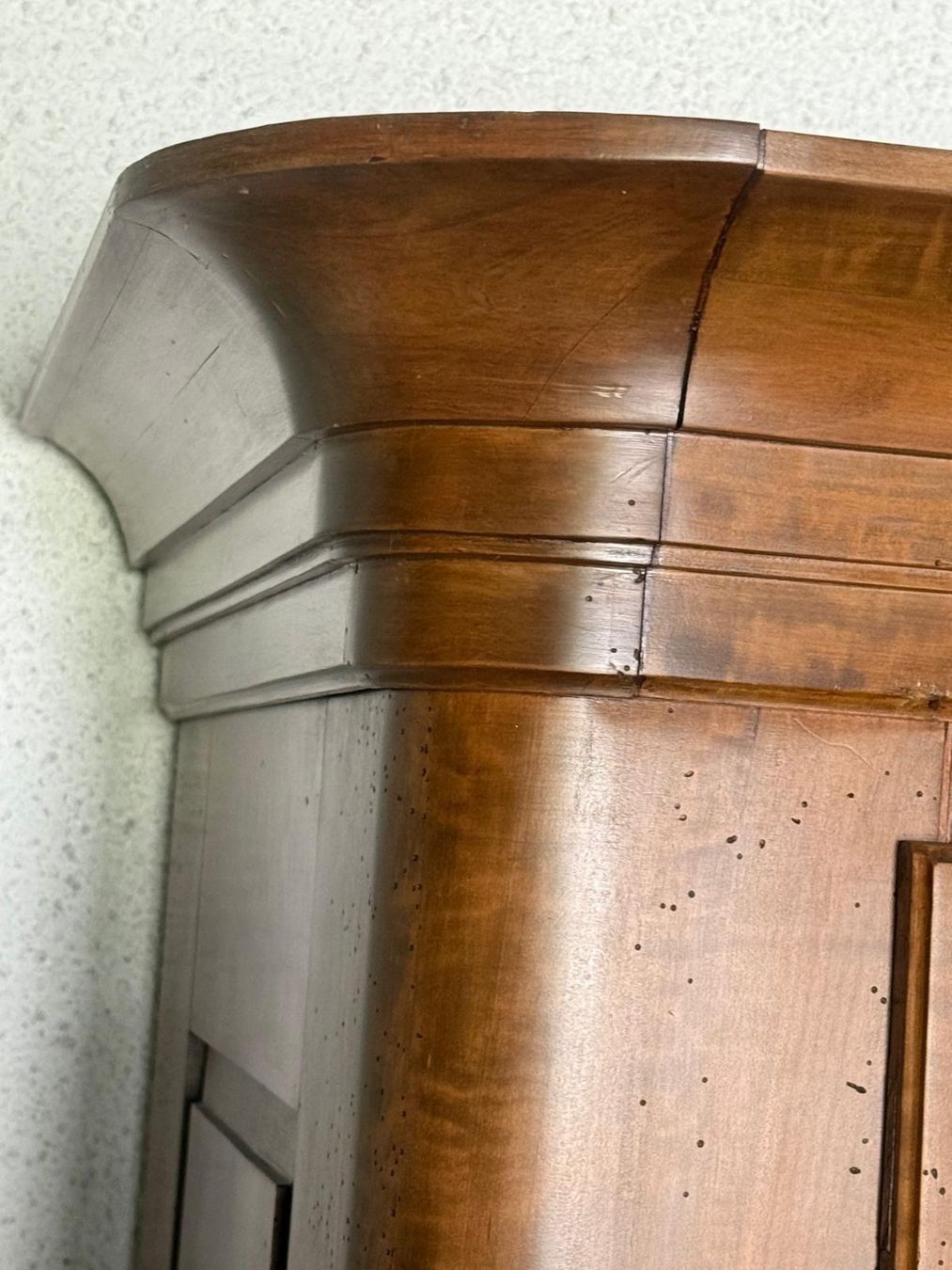 Schränke: Antiker Schrank Louis XVI Stil – Gebraucht aus Zürich von  8