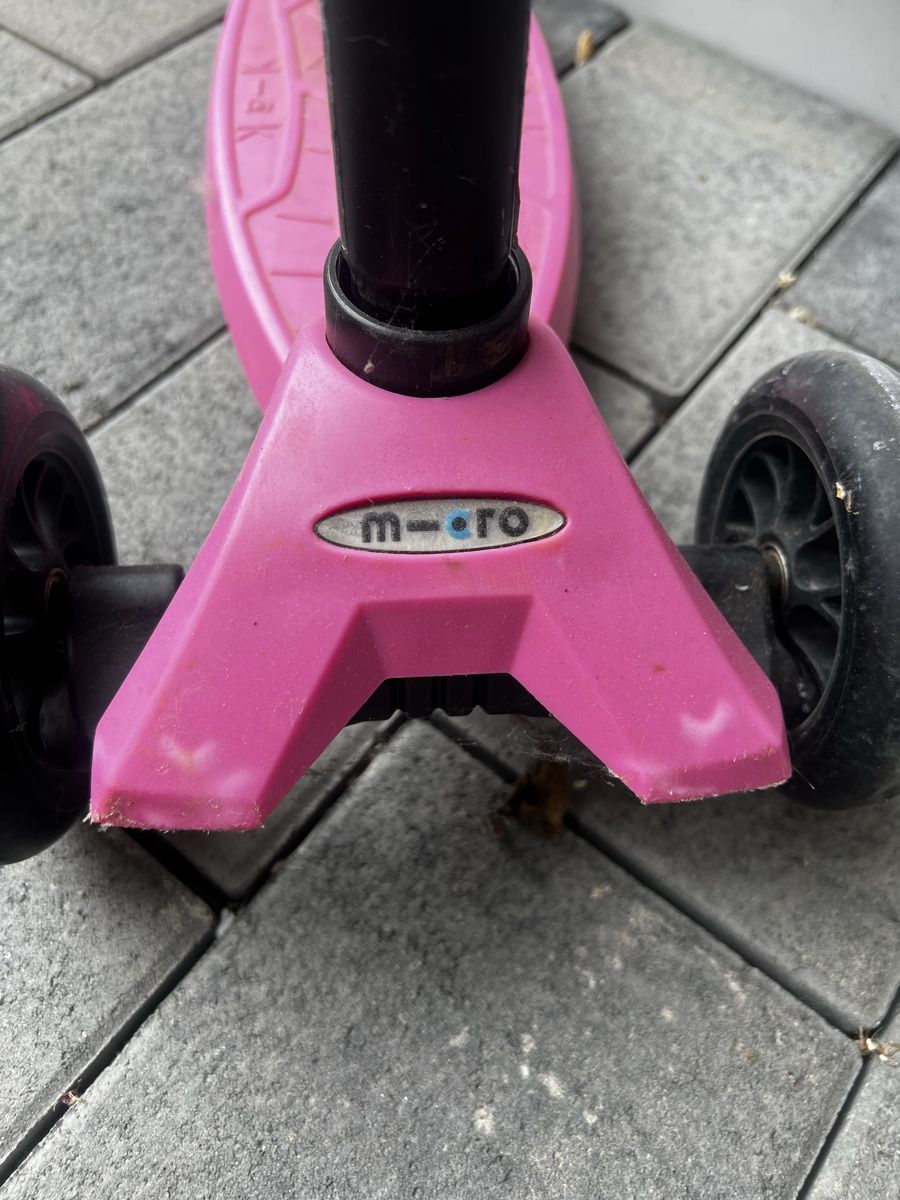 Micro Veicoli per bambini: Micro Scooter & Giro Helmet – Usato da Frick venduto da bla_zt9f 1