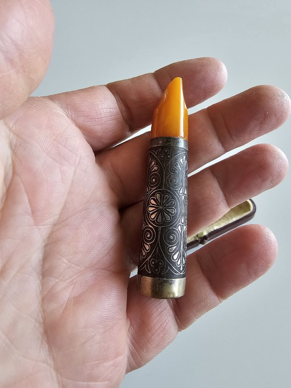 Pipe & Accessori: Zigarettenspitze Silber mit Bernstein in Etui antik – Usato da Niederrohrdorf venduto da DieBuechersammlerin 6