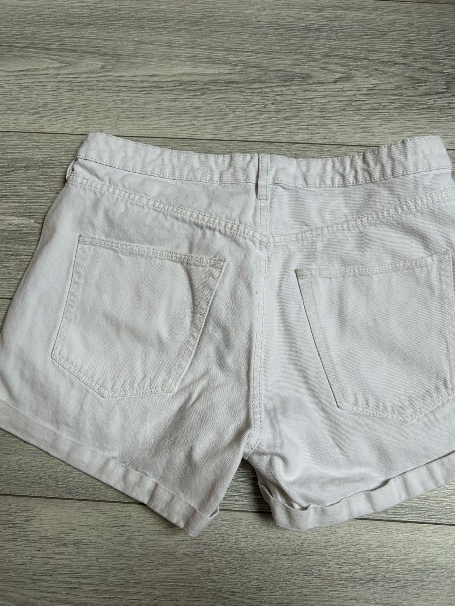 H&M Jeans: Short blanc H&M, taille 40 – Gebraucht aus Genève von and_k79x 3