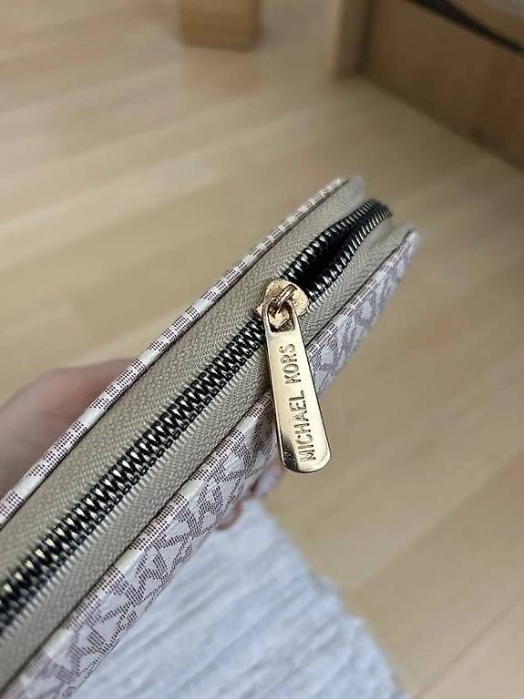 Taschen für Damen: Geldbörse, Clutch, Handtasche Michael Kors  – Gebraucht aus Bütschwil von Mariia_Ch221 1