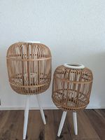 zwei mal Holzlaternen
