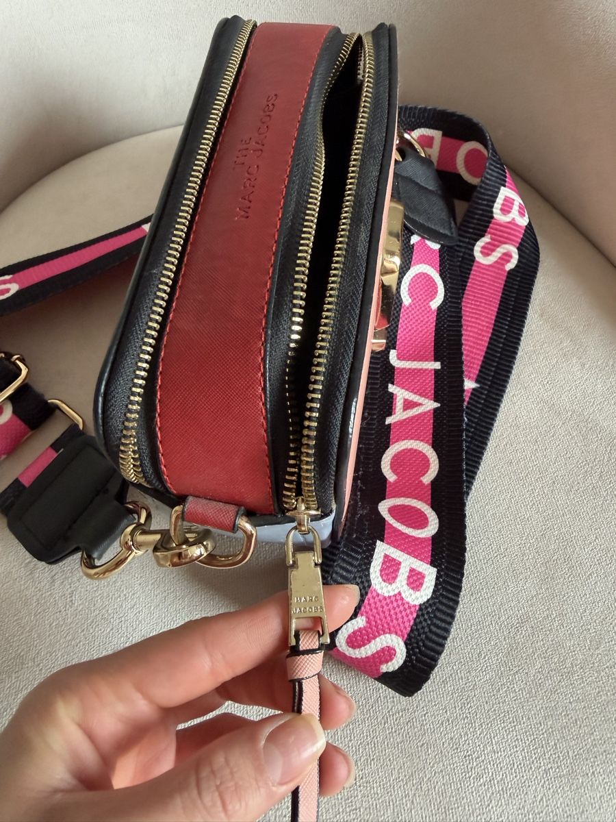 Borse da donna: MJ Umhängetasche mit pinkem Gurt! – Nuovo (secondo la descrizione) da Burgdorf venduto da mah_6q9l 1