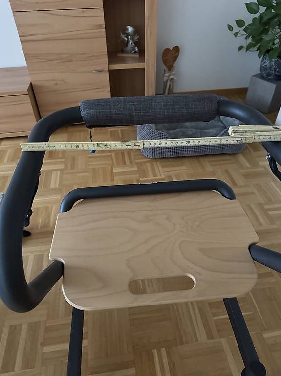 Ausili per la deambulazione: Indoor-Rollator – Usato da Untereggen venduto da Aggi2 3