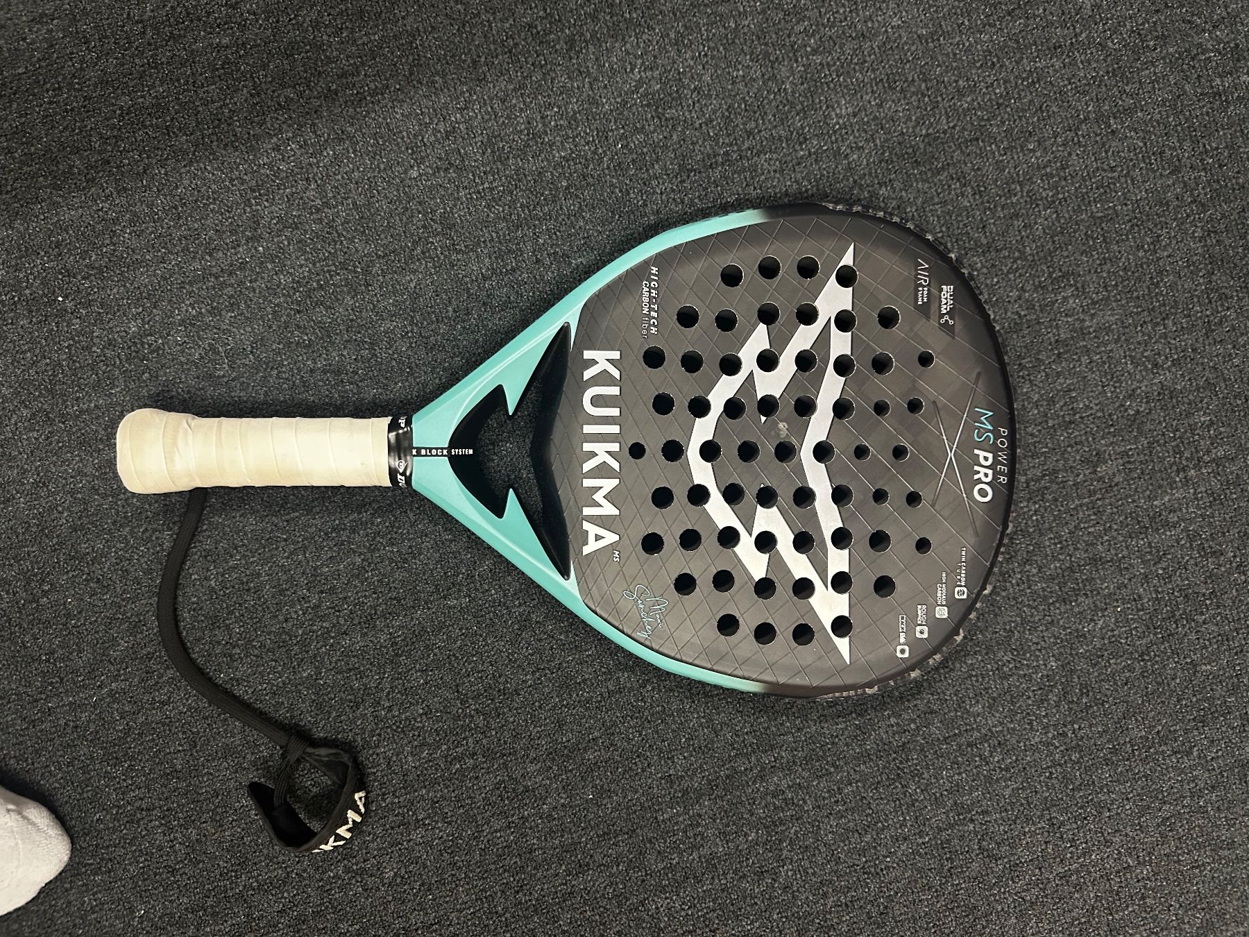 Raquettes: Kuikma MS Pro / Maxi Sanchez / Padelracket – D'occasion à Wilchingen par Fiat__500