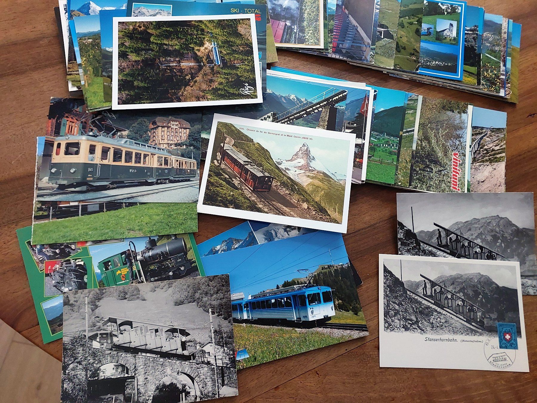 Cartoline postali: Bergbahnen Schweiz - 100 verschiedene Ansichtskarten – Usato da Schönenwerd venduto da Steidi 2